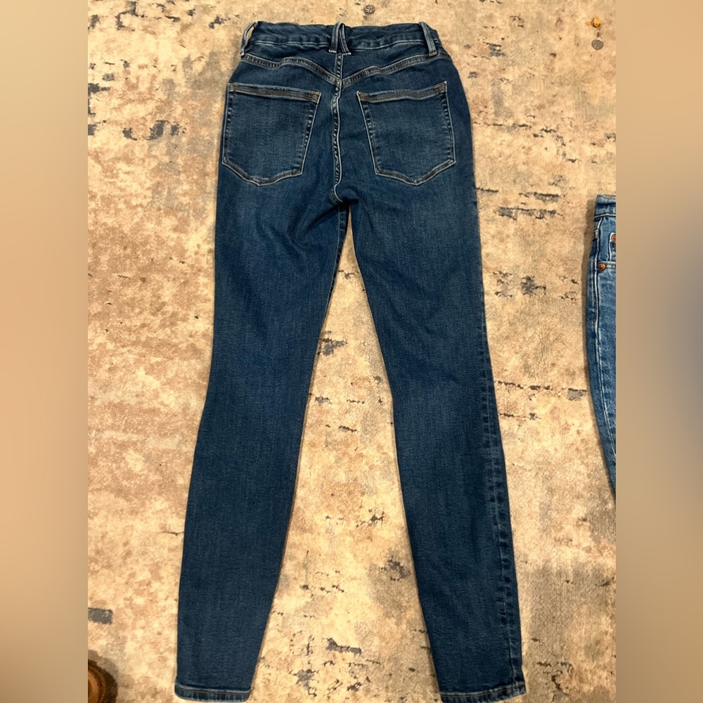 GOOD AMERICAN GOOD LEGS DEEP V JEANS